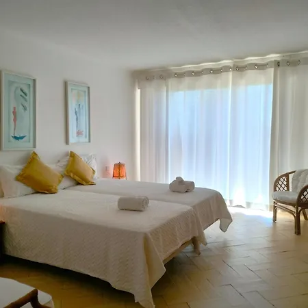 アパートホテル Turisticos Buganvilia 3*