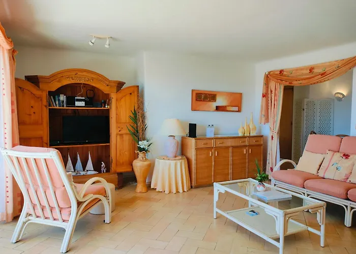 アパートホテル Turisticos Buganvilia 3*